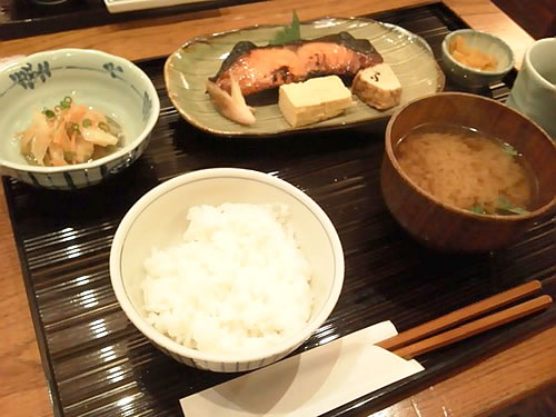 ランチ 竹八 焼魚定食 紅鮭 西京漬焼